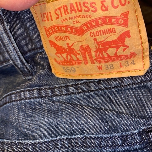 Levi Strauss 559 jeans size 38 x 34 like new - Picture 2 of 8